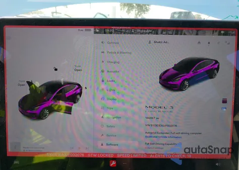 2018 Tesla Model 3 Long Range/Mid Range z USA, uszkodzony, nr VIN 5YJ3E1EA3JF032076